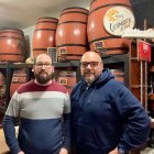 David Prats (a la dreta), procedent del món de la comunicació, agafa les regnes de Marc Niubó (esquerra) al capdavant de La Parra.