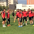 Els jugadors del primer equip de Nàstic ja han arribat a Almería, on demà han de disputar un important partit amb el qual els grana volen consolidar la seva posició a la zona d'ascens.