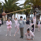Amb motiu de la celebració del Dia Internacional de la Dansa, s'organitzen una sèrie d'actes a la ciutat, tan des de l'Ajuntament com de l'Associació per al Foment de la Dansa de Tarragona i altres escoles de dansa de la ciutat. En primer lloc i com a acte més simbòlic, avui divendres 29 d'abril s'ha fet la ja tradicional barra de dansa clàssica al Balcó del Mediterrani, on més de 150 alumnes s'han reunit per fer-hi exercicis clàssics.