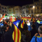 Concentración por la unidad de España a Reus, que ha coincidido con un grupo de independentistas.