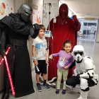 Els personatges d'Star Wars visiten la planta de pediatria de l'Hospital Joan XXIII
