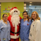 Visita del Pare Noel i activitats nadalenques a la planta de pediatria del Joan XXIII