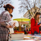 Imatges de la Diada de Sant Jordi 2019 a la Rambla Nova de Tarragona