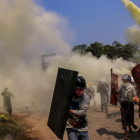 Protestes a la localitat de Myitkyina a Birmània contra la junta militar que ha protagonitzat un cop d'estat al país.