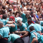 Els Castellers de Vilafranca celebrant el 3de10 amb folre i manilles descarregat a la primera ronda.
