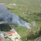 Un incendio en Sant Salvador quema cerca de una hectárea de zona boscosa