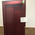 CiU denuncia que el ascensor de la Antigua Facultad de Letras hace más de seis meses que no funciona