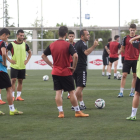 Martín Posse, en el centro de la imagen, dando instrucciones a sus jugadores.