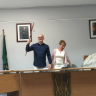 Amadeu Benach rebent la vara d'alcalde