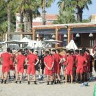 Sessió preparatòria de pretemporada de la plantilla del primer equip del Nàstic a la platja de l'Arrabassada de Tarragona.