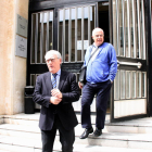 Plan|Plano abierto del alcalde de Vila-seca, Josep Poblet, saliente de declarar de los juzgados de Tarragona acompañado del concejal Xavier Farriol. Imagen del 15 de abril del 2016