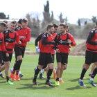 Los jugadores del conjunto de la capital del Baix Camp, durante el entrenamiento de ayer, en las instalaciones del Estadi.