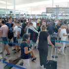 El colapso de pasajeros vivido en las colas del control de seguridad del Aeropuerto del Prat en una imagen del pasado día 27.