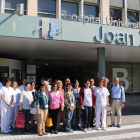 Imagen de familia del grupo de enfermeros que han visitado al Joan XXIII.