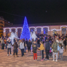 Imatge de l'encesa de llums i de l'arbre de Nadal a Constantí.