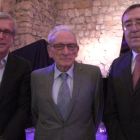 Josep Fèlix Ballesteros, alcalde de Tarragona, Rafael Gabriel, homenatjat i expresident de la Reial Societat Arqueològica Tarragonense, i Joan Josep Marca, president de la Fundació Privada Mútua Catalana.