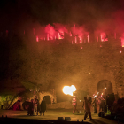 El nuevo dragón de la entidad se estrenó a la representación de la Leyenda de Sant Jordi.