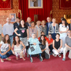 Imagen de grupo de los premiados que este viernes han sido recibidos por el alcalde de Tarragona.