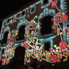 Un espectacular mapping da la bienvenida en Navidad en el Morell