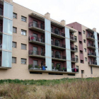 Imagen de archivo de un bloque|bloc de pisos de la calle Prat de la Riba de Constantí.