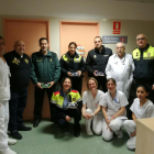 Imagen de la visita de los cuerpos policiales al Hospital del Vendrell