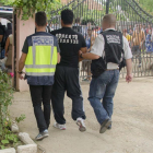 Imagen de una de las detenciones realizadas dentro de la operación para liberar a diez mujeres obligadas a prostituirse.