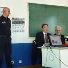 El donativo coincide con la renovación de uniforme que ha hecho la policía de la capital del Baix Penedès.