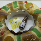 El roscón de Reyes de La Costarrica incluye una botella de Vermuts Miró.