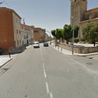 El vehículo se ha incendiado en la calle Prat de la Riba de Sant Jaume dels Domenys.