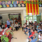 El alcalde de Tarragona, Josep Félix Ballesteros, ha sido el encargado de inaugurar las nuevas pistas deportivas y el huerto de la Escola del Serrallo.