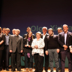 Foto de família en acabar l'entrega del la 26a edició dels Premis Literaris Ciutat de Tarragona.