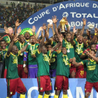 Los cameruneses celebran el título.