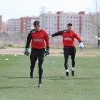Egdar Badia, en primer terme, durant un entrenament amb Antonio Sillero i Jordi Codina, sota la direcció del tècnic Yvan Castillo.