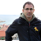Xavier Milian, a Tarragona, amb el mar Mediterrani al fons.
