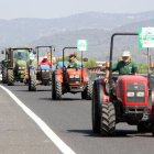 Los campesinos colapsan la T-11, la C-14 y el centro de Reus para exigir la circulación de los tractores por las vías rápidas