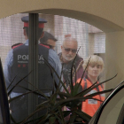 Els familiars de les víctimes arriben al tanatori de Tortosa