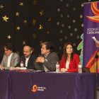 Salvador Caamaño presenta a las personas que intervinieron en el acto de Sociedad Civil Catalana.