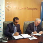 Els encarregats de signar el conveni han estat el  president de la Diputació de Tarragona, Josep Poblet, i el director territorial de CaixaBank a Catalunya, Jaume Masana.
