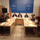 Rull, en el medio, durante la constitución de la Mesa de Movilidad, este jueves en Tortosa.