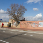 Mas Iglesias es fixa dotar el barri amb un gran graffiti cultural