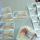 Bitllets de loteria falsos per fer l'estafa del 'tocomocho'