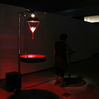 Plano general de la escultura sonora 'Phase Transition' en el Centre d'Art Lo Pati.