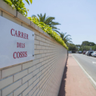 El carrer dels Cossis dona nom a tot el sector que s'enfronta ara a l'Ajuntament.
