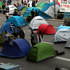 Plano desde arriba de la acampada de estudiantes en Plaza Universitat