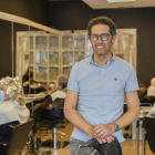 Vicente Salmerón dirigeix actualment la perruqueria de la Rambla Nova.