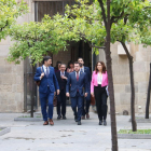 El presidente del Gobierno, Pere Aragonès, con los consellers entrando a la reunión del consejo ejecutivo.