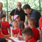 Imatge de la visita del conseller d'Educació, Manel Castaño, al Casal de l'Escola Sant Pere i Sant Pau.