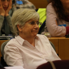 La consellera Clara Ponsatí, destituïda pel 155, al Parlament Europeu, l'1 de febrer del 2018, escoltant la conferència sobre l'1-O
