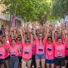 Els carrers de Reus s'omplen de color rosa amb la Cursa de la Dona