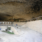 Panoràmica de la balma, que tenia capacitat per a  un centenar de llits.